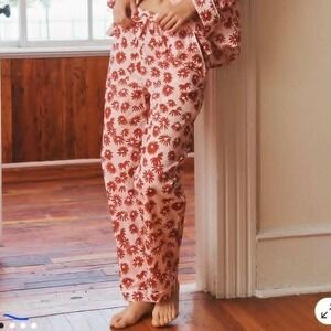 Desmond and Dempsey Red Floral Cotton Pajama Pants Size Medium Loungewear cotton